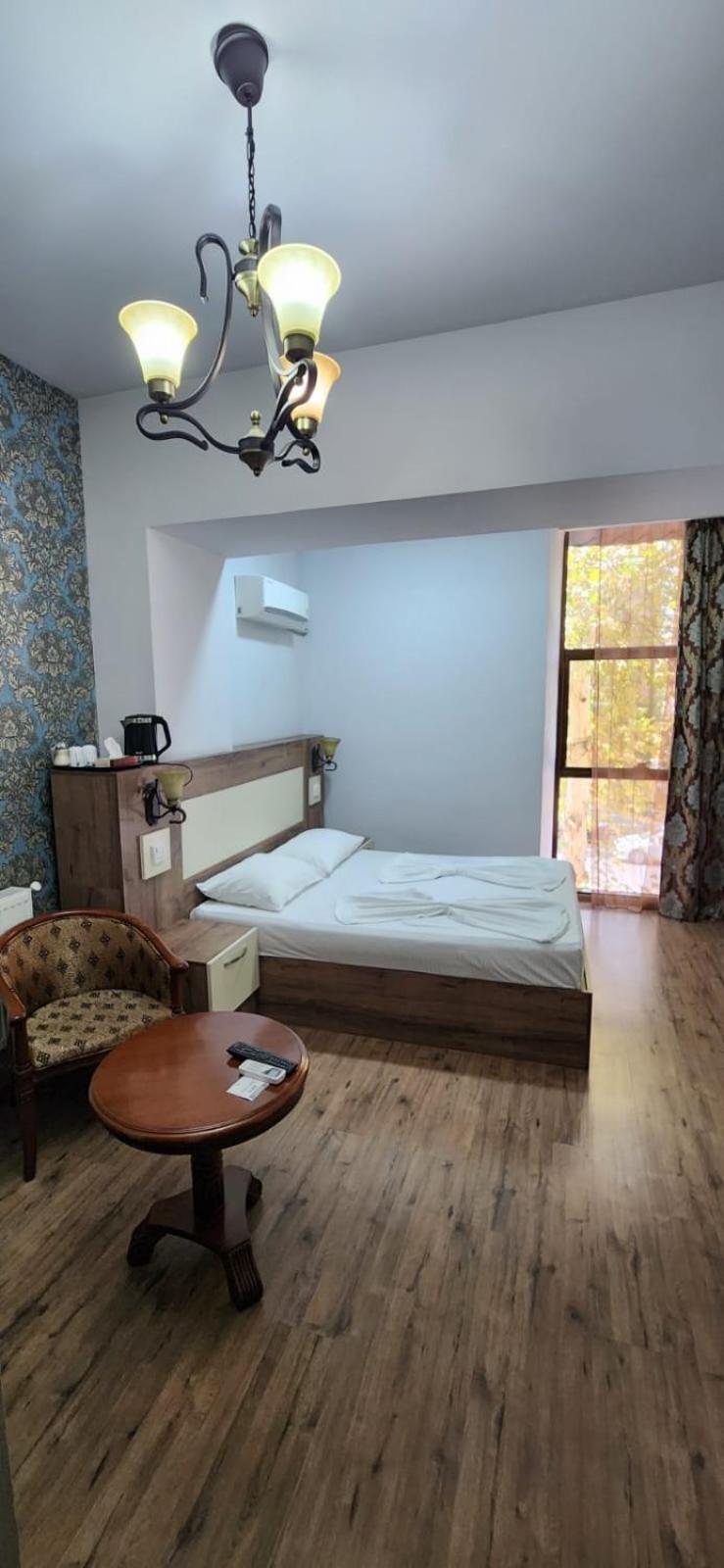 Premium Hotel Jerevan Buitenkant foto