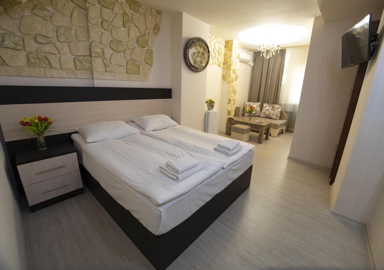 Premium Hotel Jerevan Buitenkant foto