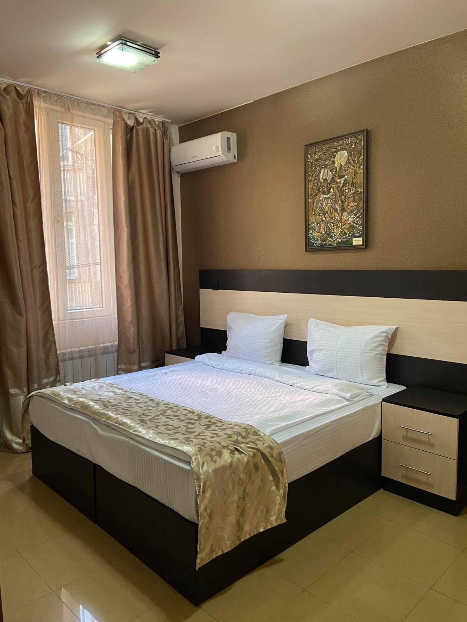 Premium Hotel Jerevan Buitenkant foto